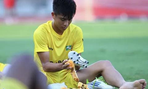 SLNA lên tiếng về tương lai Phan Văn Đức