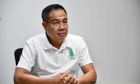 Sợ FIFA, Thái Lan không cho chủ tịch liên đoàn từ chức