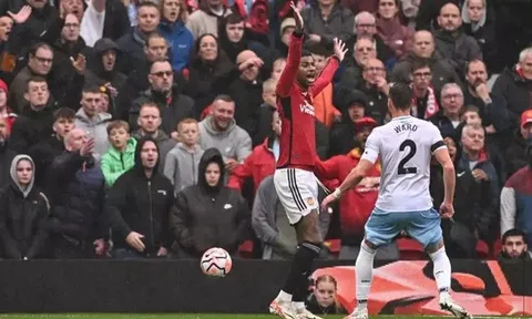 Số nhọ Man Utd