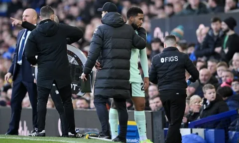 SỐC! Chelsea nhận liên tiếp 2 tin dữ sau trận thua muối mặt