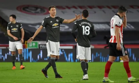 SỐC! Tranh cãi nảy lửa, Matic "tẩn" luôn Bruno Fernandes trên sân