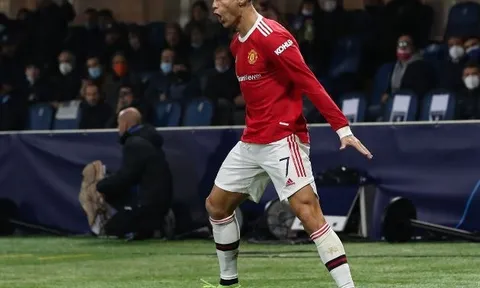 Sociedad chế nhạo Ronaldo