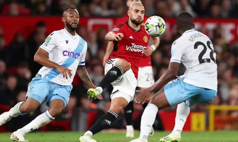 Chán ngấy Amrabat, Man Utd mang về 1 tiền vệ trụ và 3 tân binh khác