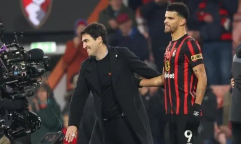 Tại sao Solanke đang toả sáng ở Bournemouth?