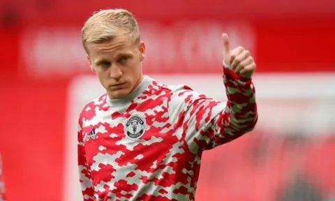 Van de Beek thể hiện mục đích rõ ràng khi đổi người đại diện