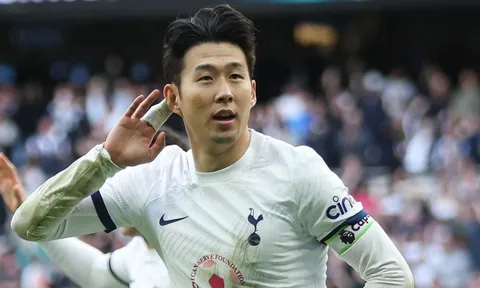 Son nhận mưa lời khen sau chiến thắng Luton