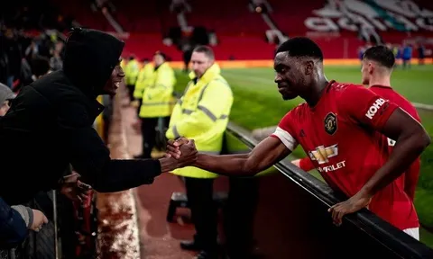 Chelsea đưa ra lời mời khó cưỡng với cựu "máy chạy" Man Utd