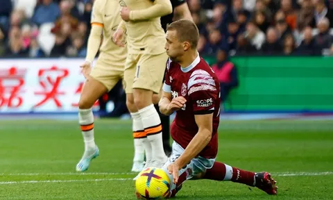 "Chelsea đã bị từ chối một quả penalty rõ ràng"