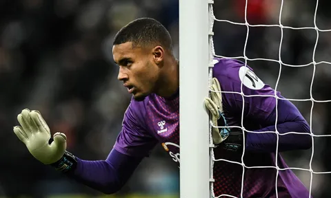 Southampton xuống hạng, Spurs muốn cuỗm 2 cái tên