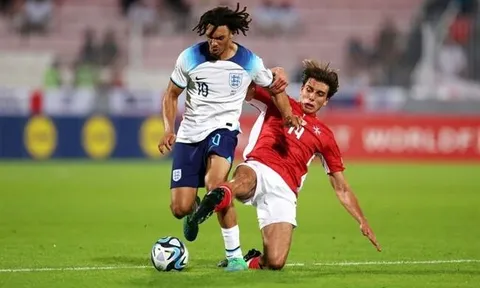 Southgate khai phá tiềm năng của Alexander-Arnold