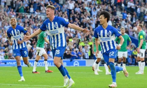 Ferguson lập hat-trick, Brighton trở lại top 4