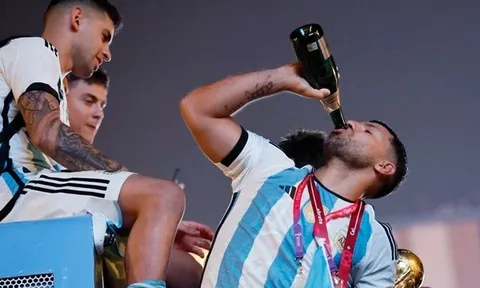 Messi nổi giận vì Aguero uống quá nhiều sau chức vô địch World Cup