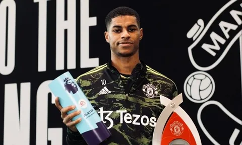 Rashford đi vào lịch sử Premier League
