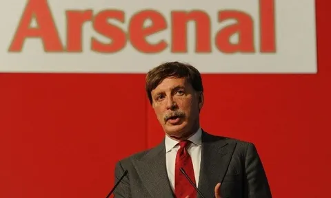 Arsenal đá tốt, Carragher nói thẳng tình huống của nhà Kroenke