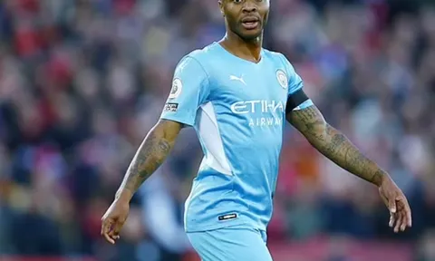 Ian Wright: "Sterling cần được thi đấu thường xuyên hơn ở Man City"