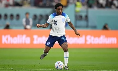 Raheem Sterling ra tuyên bố gay gắt