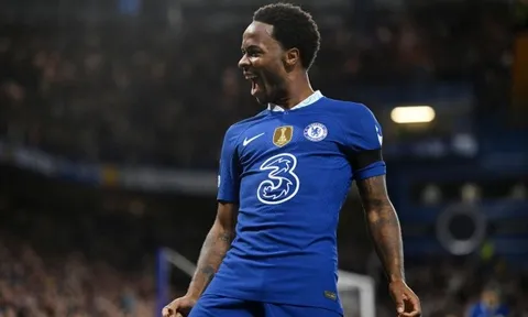 Chelsea bán gấp Sterling?
