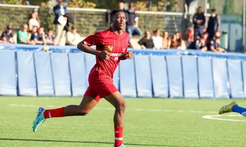Sterling giúp Chelsea tiến gần đến ngọc quý