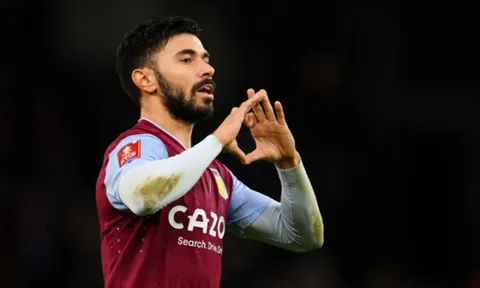 Strasbourg đón tiền vệ 16 triệu bảng từ Aston Villa