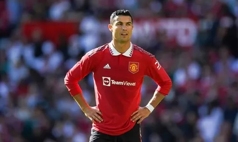 Những sự thật khó chối cãi vụ Ronaldo tố Man Utd