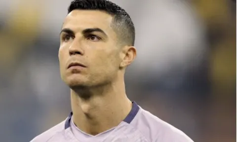 Sự thật vụ cổ động viên giẫm lên áo đấu Ronaldo