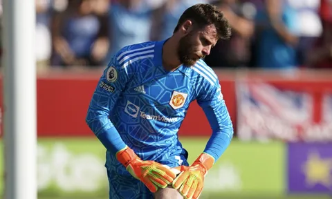 Sự tụt lùi của De Gea