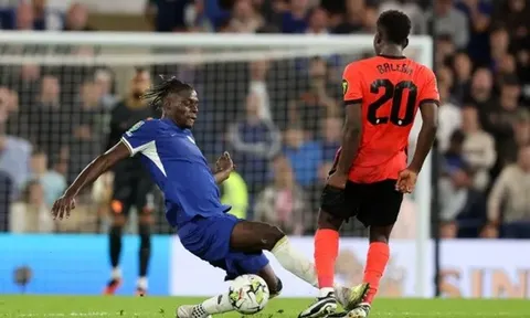 Sự uất ức xuất hiện ở trận thắng của Chelsea