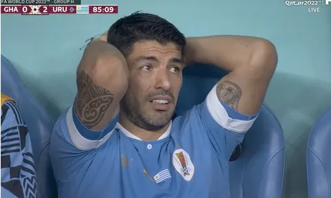 Suarez, Nunez bật khóc