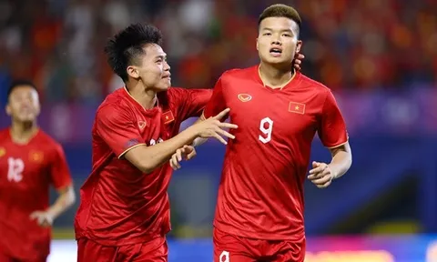 U22 Việt Nam thắng Lào ra quân SEA Games: Chưa hay nên nhờ... may