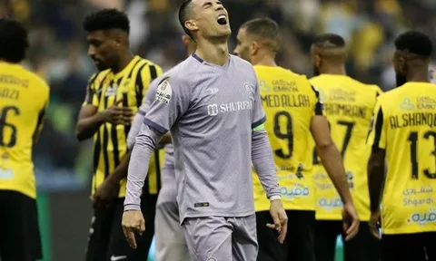 Al Nassr phải ra quyết định sớm để giúp Ronaldo