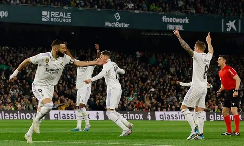 Benzema bị tước bàn, Real bị Barca bỏ xa 9 điểm