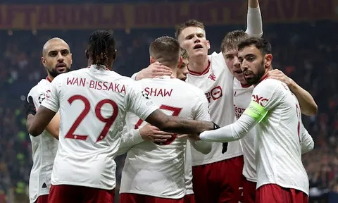 Vì sao Amrabat đá chính thay Mainoo trước Galatasaray?