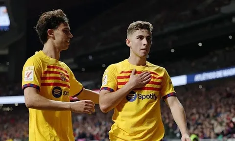 Ghi bàn, sao trẻ Barca tri ân đồng đội không ra sân