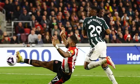 Hòa Brentford, Man Utd đã biết phải tống khứ cái tên nào