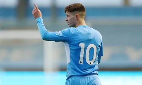 Tài năng Man City có nên nối gót Jadon Sancho?