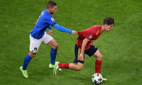 Làm lu mờ dàn sao Ý, tài năng trẻ Barca đi vào lịch sử Tây Ban Nha