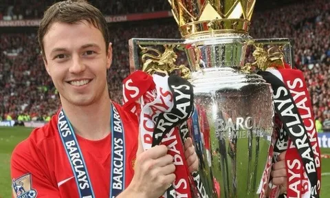 Tại sao Man United ký hợp đồng với Jonny Evans?