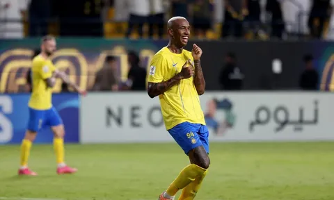 Talisca lập hat-trick, đội bóng của Ronaldo giành vé đi tiếp