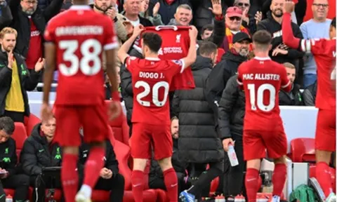 Tam tấu tỏa sáng, Liverpool nối dài mạch bất bại