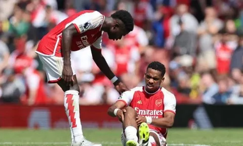 Tân binh Arsenal chấn thương ngay trận ra mắt