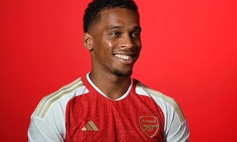 Timber gây bão vì tài tiên tri đến Arsenal