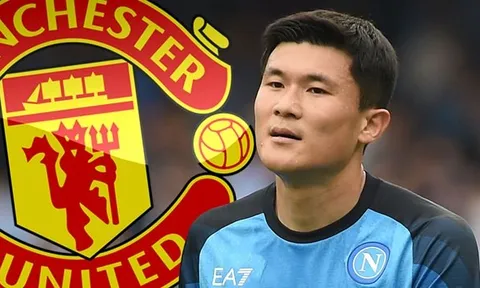 Tân binh đếm ngày bay đến Man United