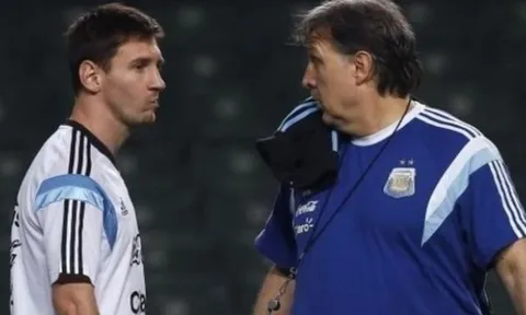 Quan hệ phức tạp giữa Messi và HLV mới
