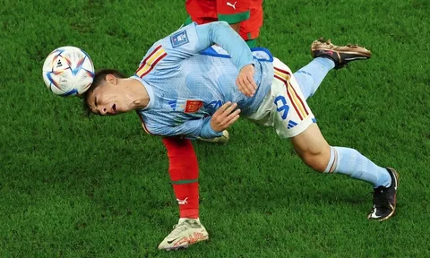 Tây Ban Nha ngây thơ đến tuyệt vọng