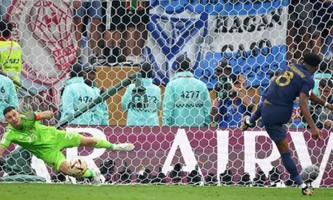 Tchouameni ngấm đòn tâm lý chiến của Emiliano Martinez