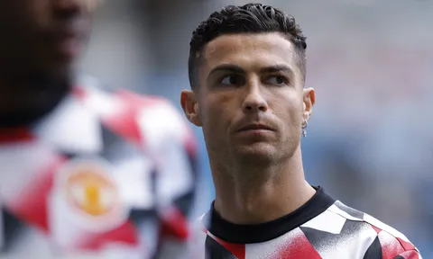 Ronaldo: "Không ai muốn tôi? Rác rưởi"