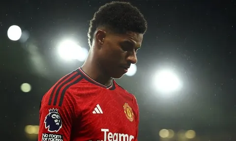 Vì sao Rashford bị gạch tên trận Fulham 0-1 Man Utd?