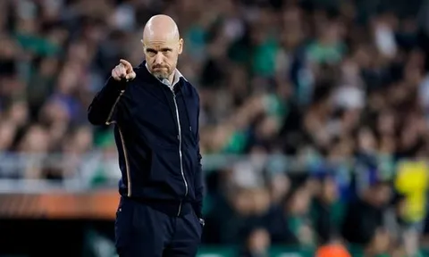 Ian Wright nóng lòng muốn thấy Ten Hag "mở khóa" 2 bom tấn của M.U