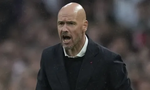 Ten Hag bị chê bai vì quyết định mâu thuẫn với Southgate