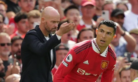 Ten Hag bị tố gài bẫy Ronaldo
